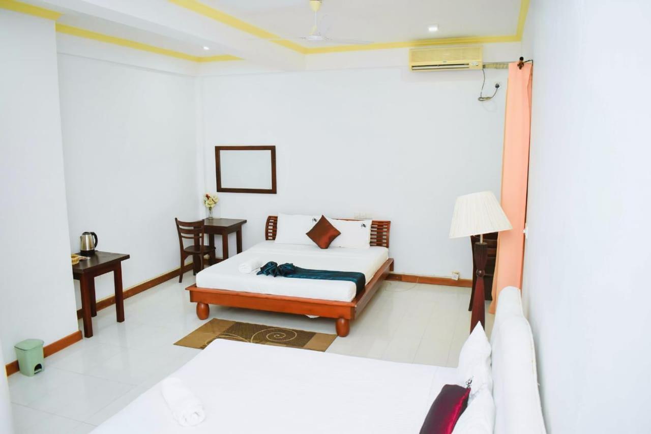 Hotel Sobana Lake Front Udawalawe Exteriér fotografie